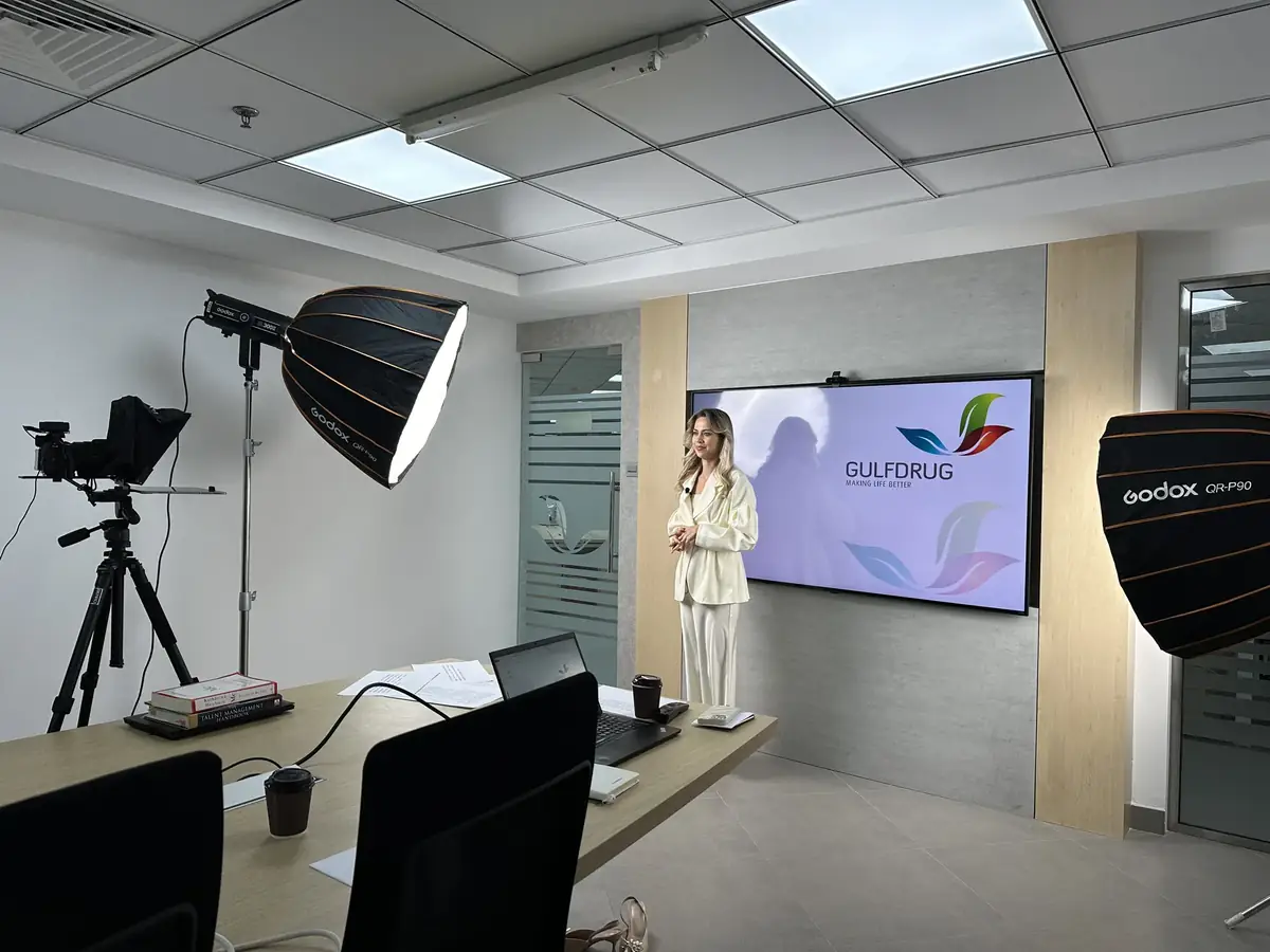 Camera vs Mobile Photo comparison by Best Photographer in Houston – Indian Wedding Photography ZF Media Production