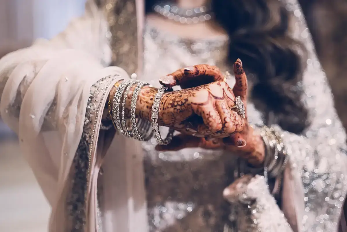 how to choose a wedding photographer